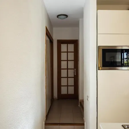 Apartment Carabelas 8, Next To The Sea And Amenities